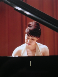 よしとみ なおみ